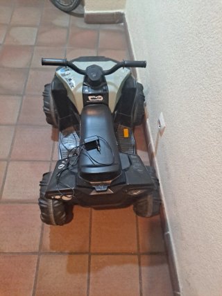 Quad eléctrico infantil