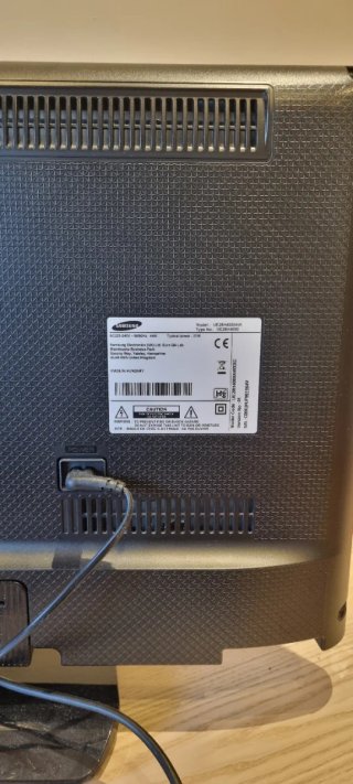 Televisor Samsung 28" LED (Modelo UE28H4000AW)