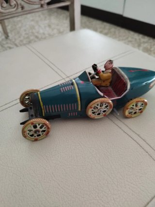 Coche de colección antiguo