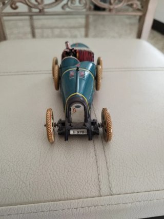Coche de colección antiguo