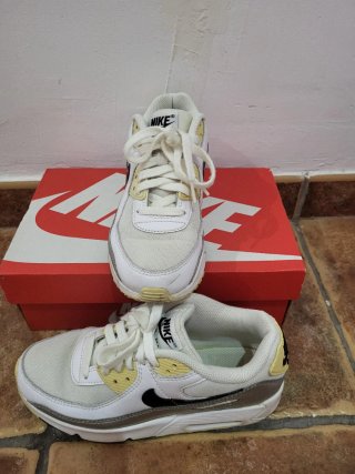 Zapatillas Nike Air Max Blancas y Plateadas