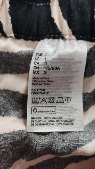 Pantalón H&M estampado cebra