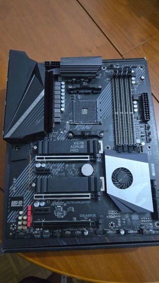 Placa Base Gigabyte X570 Aorus Pro