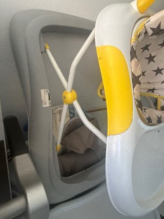 Andador bebé con mesa de juegos