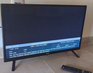 Televisor LED Kunft 28 HD + Mando