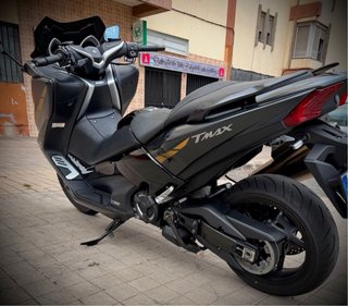 Yamaha T-Max 530 SX Negro Mate.