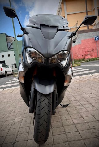 Yamaha T-Max 530 SX Negro Mate.