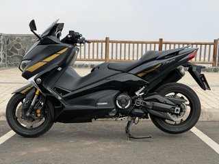 Yamaha T-Max 530 SX Negro Mate.