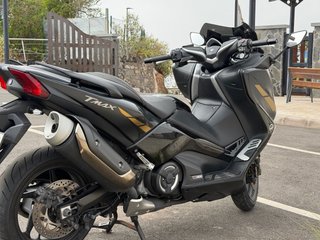 Yamaha T-Max 530 SX Negro Mate.