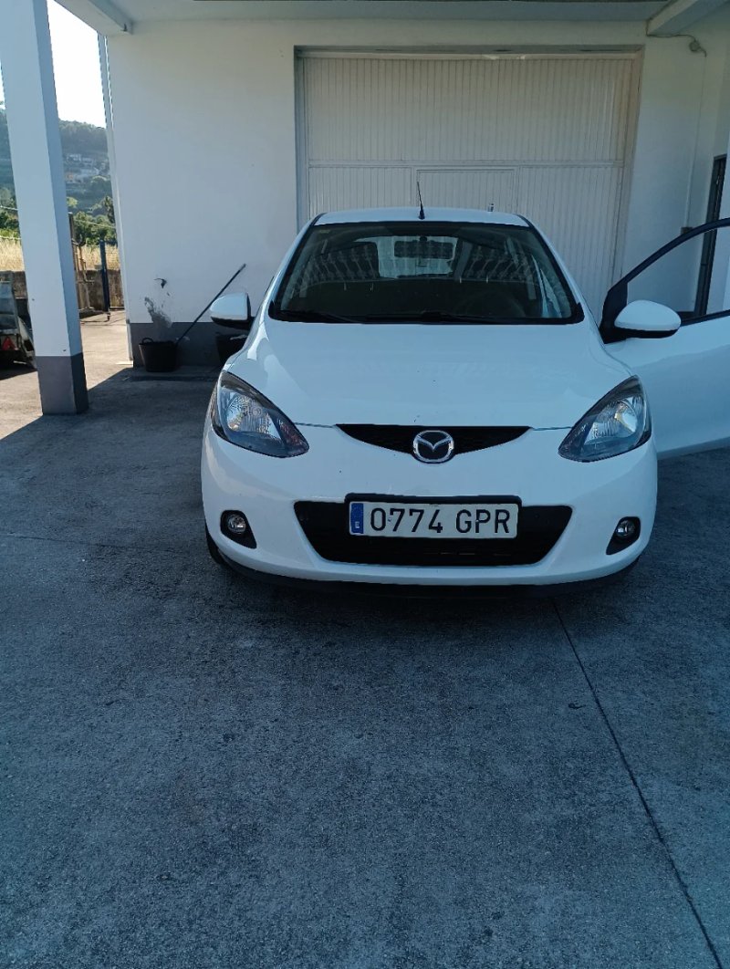 Mazda 2 2009  1.6 diesel  (178000)k - foto 1