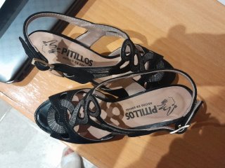 Zapatos de tacón negros para mujer