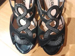 Zapatos de tacón negros para mujer