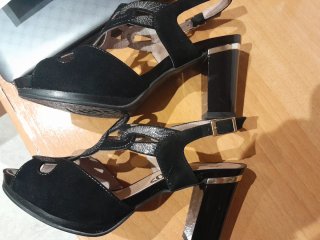 Zapatos de tacón negros para mujer