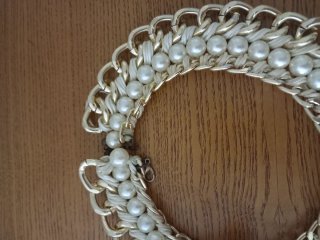 Collar bisutería dorado y perlas