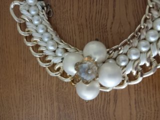 Collar bisutería dorado y perlas