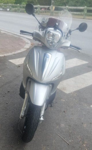 Piaggio Beverly 350 Sport Touring Plata/Marrón