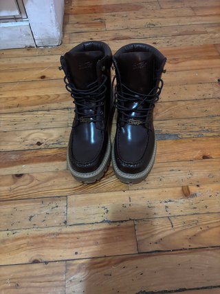 Botas marrones con cordones