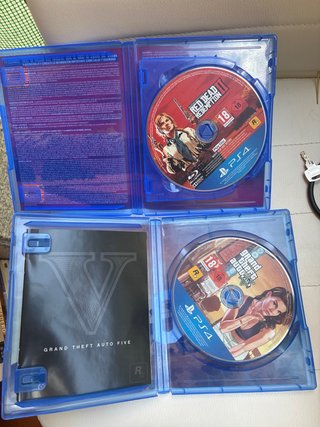 PS4 (PlayStation 4) con 2 juegos
