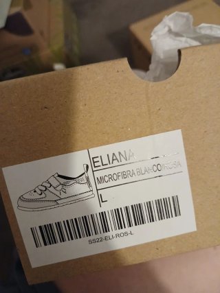 Zapatos infantiles rosas y blancos. Marca Feroz