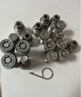 TORNILLOS ANTIRROBO VW GOLF AUDI Q5 VW T5T6.1 CADY