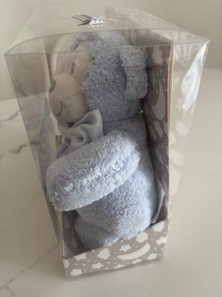 Pupazzo scimmietta e copertina stelle azzurre