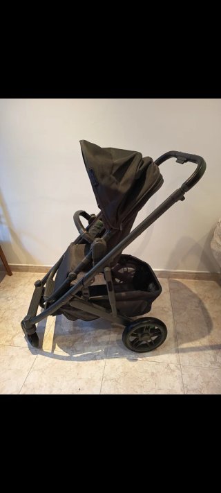 Cochecito de bebé negro