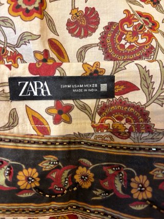 Falda Zara Estampada Flores