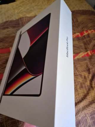 Caja MacBook Pro M1 (Solo Caja)