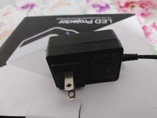 Proyector rosa y gris
