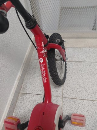 Bicicleta infantil 14 Btwin roja