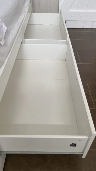 Diván IKEA extensible con cajones