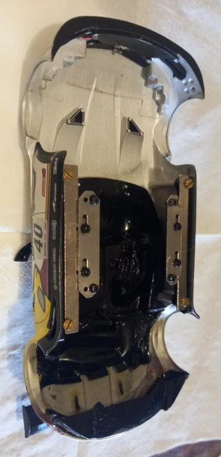 VENDO GT 1/24 SCALEAUTO PRÁCTICAMENTE NUEVO.