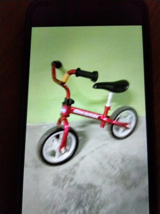 Bicicleta Chicco sin pedales roja