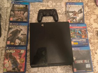 PS4 + Mando + 5 Juegos