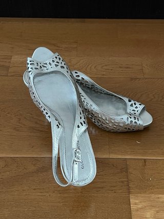 Sandalias Gloria Ortiz plateadas talla 40