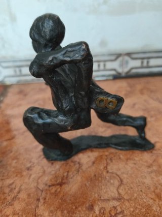 Escultura Figura de bronce abstracta firmada