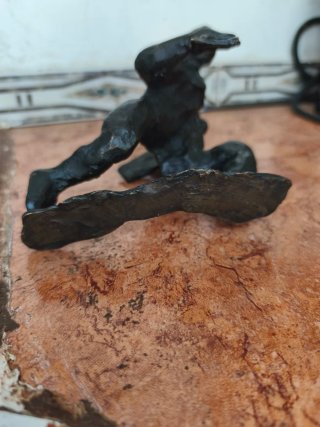 Escultura Figura de bronce abstracta firmada