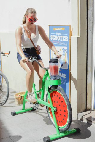 Bicicleta Estática Divertida con Batidora