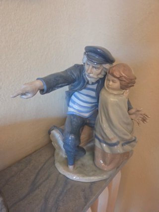 Figura NAO by Lladró 32 cmx25 cm
