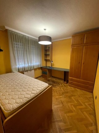 Muebles de habitación: Estantería y escritorio