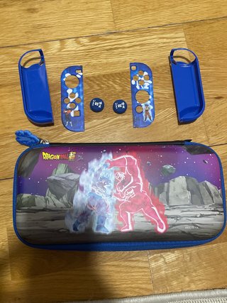 Funda Nintendo Switch Dragon Ball + Accesorios