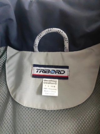 Chubasquero, nautic equipment