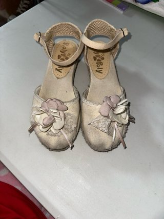 Zapatos Roly Poly comunión beige y rosa