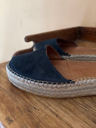 Sandalias plataforma azul y dorado