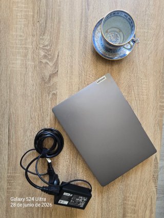 Lenovo PRO 14 AR P8 Portátil 512GB SSD 16GB