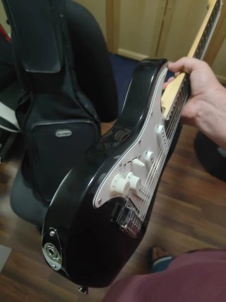 Guitarra Eléctrica Zurdos Infantil HB