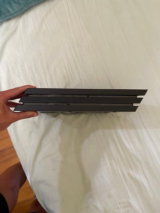 PS4 Pro 1TB Negra + 5 Juegos + Cables