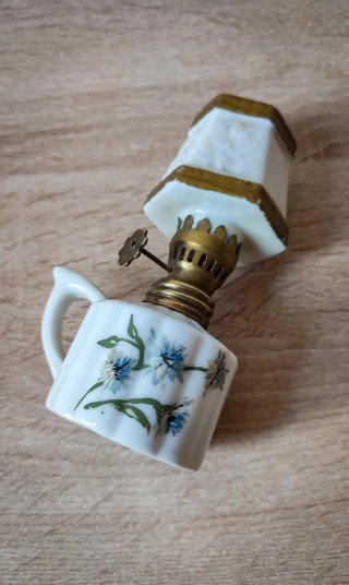 Mini Lume Vintage Decorativo in Porcellana dipinta