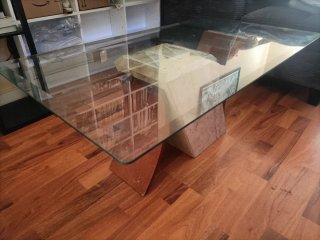 Mesa de centro de cristal y piedra