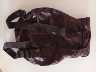 Mochila de cuero artesanal argentina
